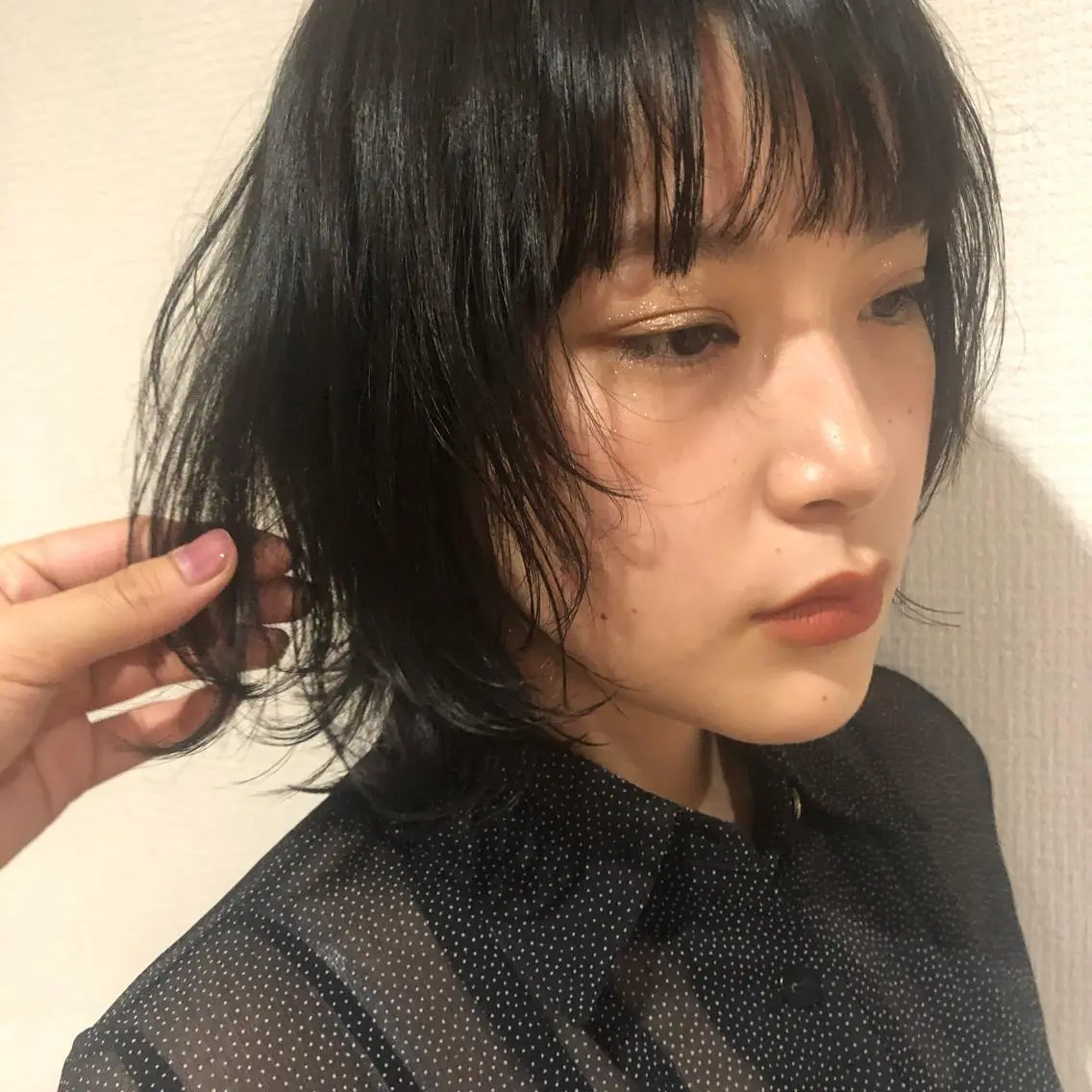 ミディアム カラー ヘアアレンジ 顔まわりレイヤー レイヤーカット 川上 智汐のヘアスタイル