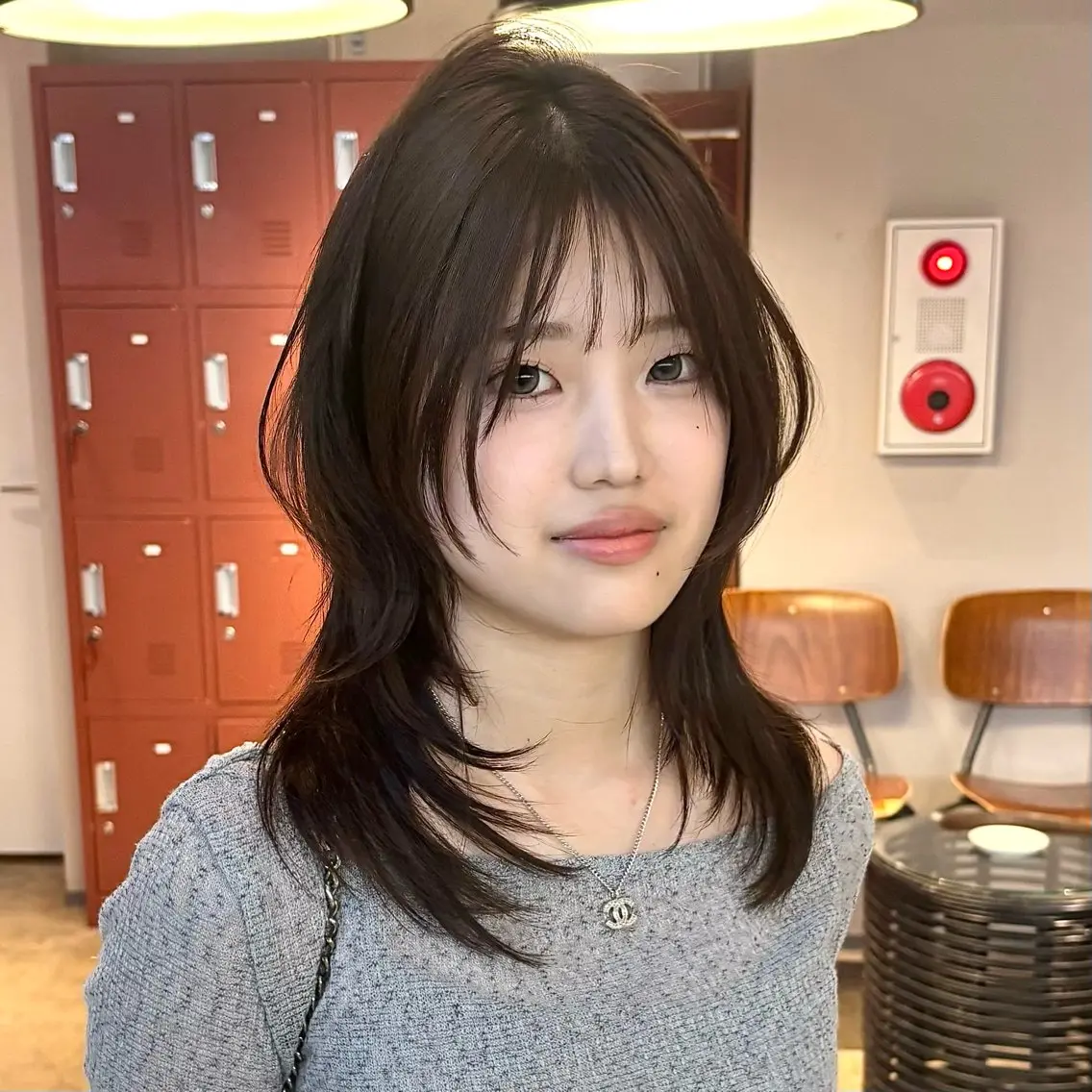 ミディアム カラー ブラウンカラー ハイトーンカラー ハッシュカット カット ヘアカラー トリートメント レイヤー/ハッシュ /デザインカラーのヘアスタイル