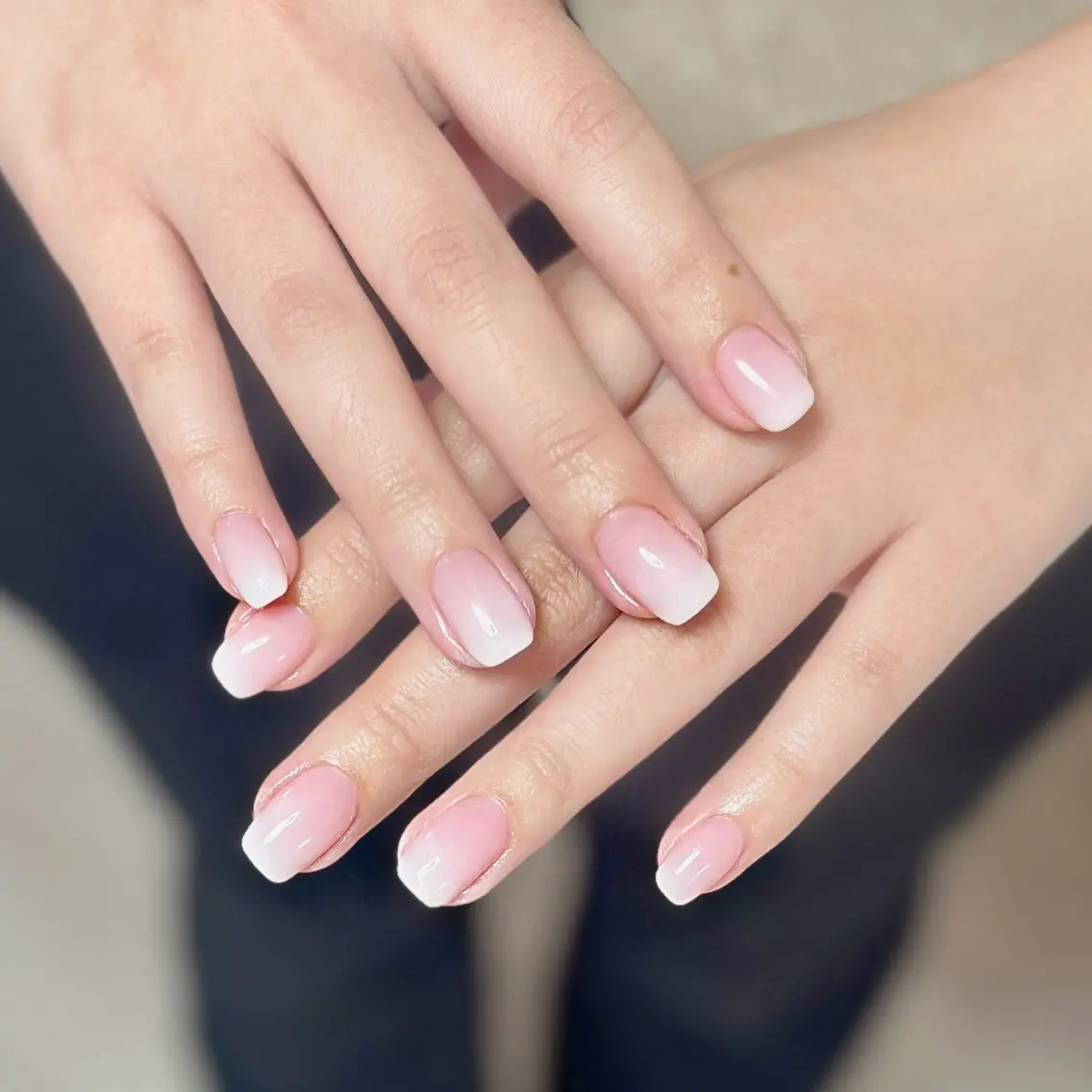 ネイル アートネイル オーロラネイル チークネイル フレンチネイル ガラスフレンチ ハンドネイル 🎀YooLi Nail salonのネイルデザイン