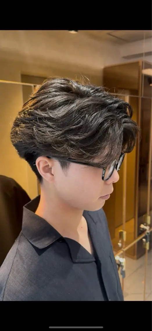 パーマ メンズ フェザーパーマ メンズパーマ カット パーマ 伊佐治 秀弥のヘアスタイル