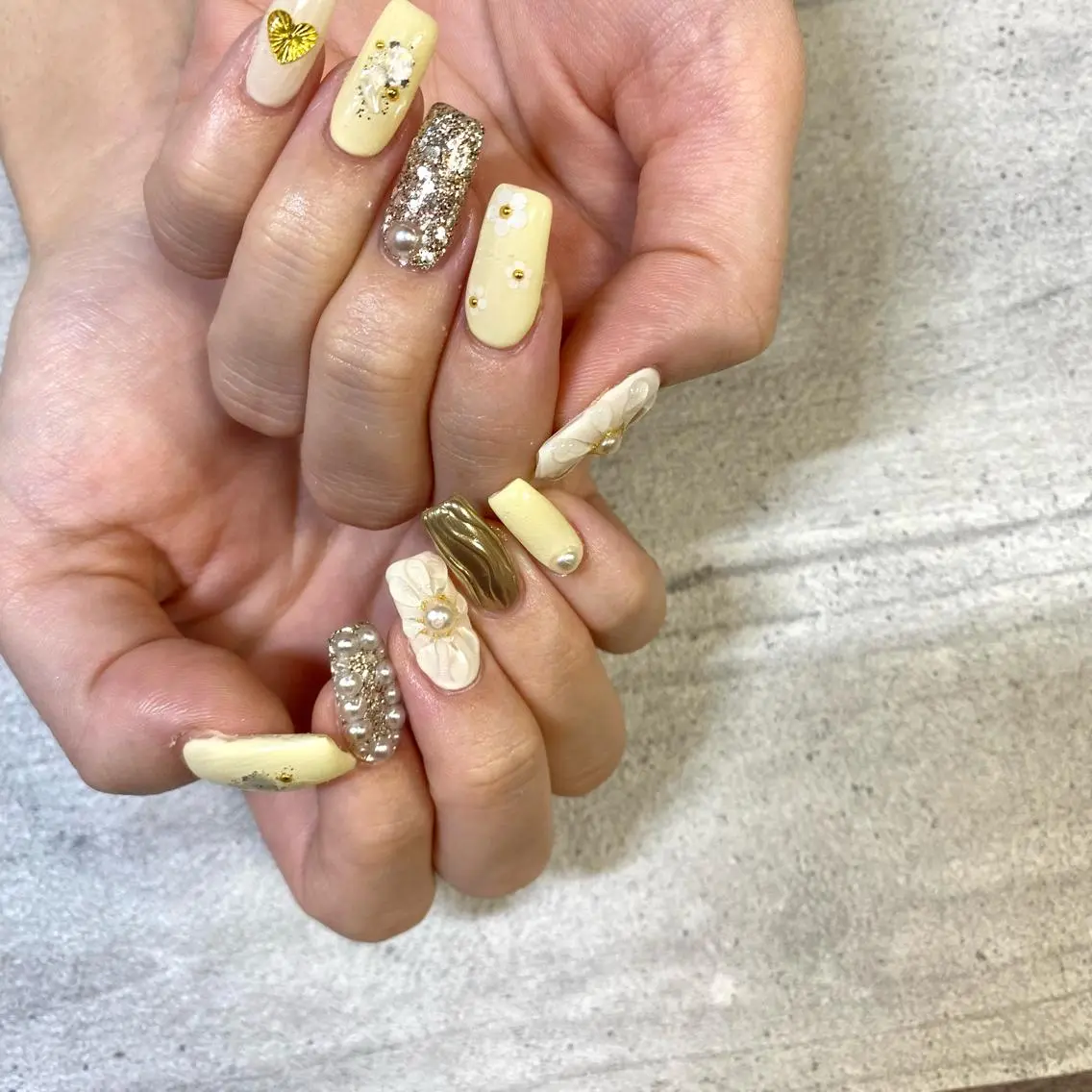 ロング カラー パーマ ヘアアレンジ メンズ キッズ ネイル マツエク・マツパ アイブロウ ニュアンスネイル ニュアンスパーマ ハンドネイル ハンドケア 今福鶴見ネイル 8(エイト)のネイルデザイン