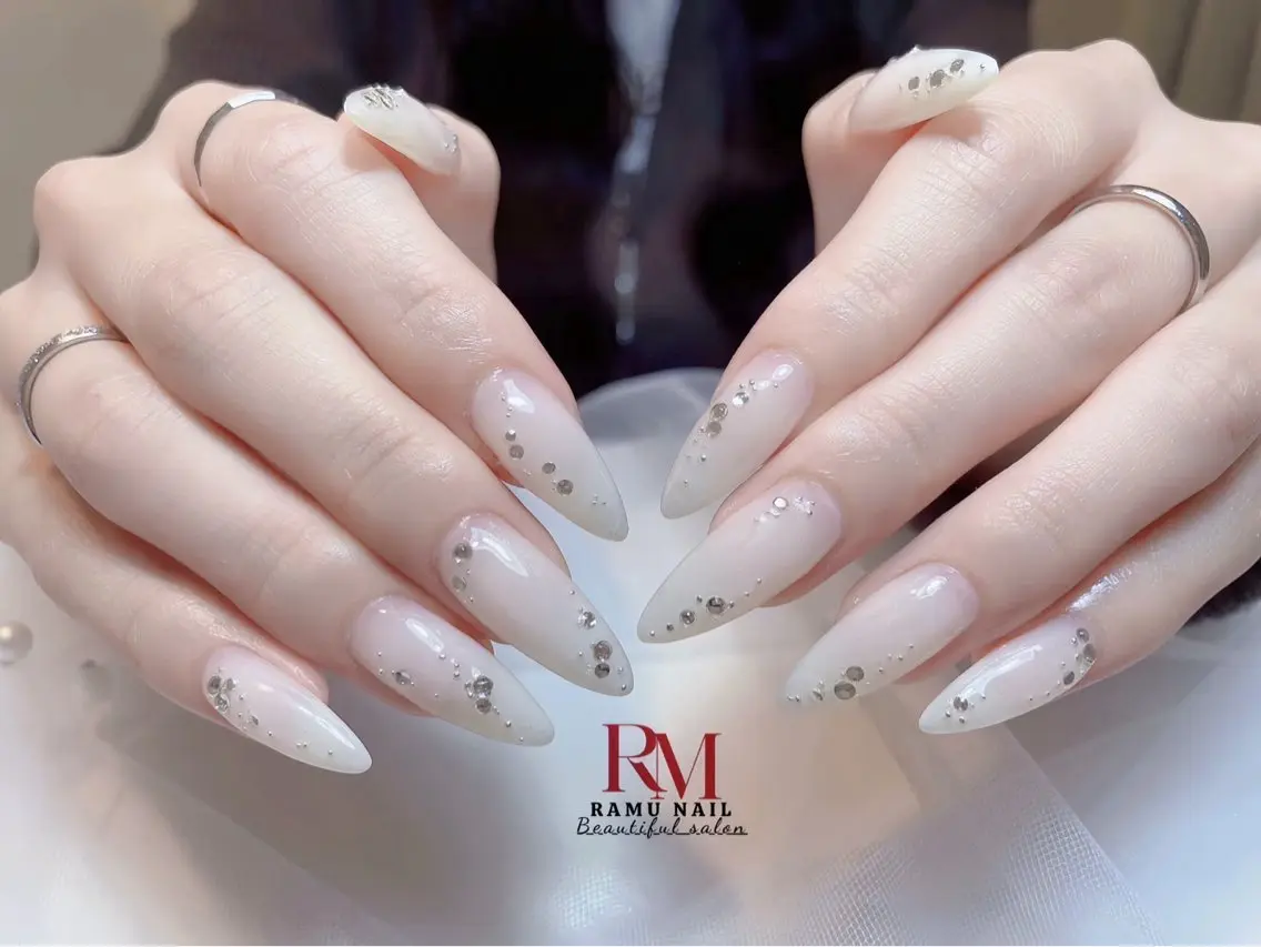 ネイル キラキラネイル マグネットネイル ミラーネイル ワンホンネイル 冬ネイル ハンドネイル RAMU Nail 恵比寿店のネイルデザイン