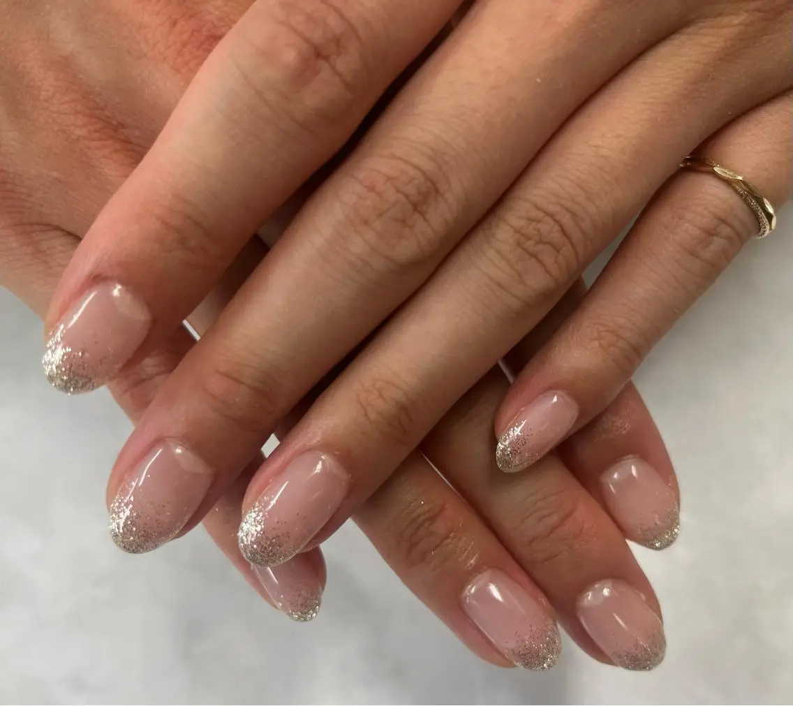 ネイル ラメ(グリッター) ラメグラデーション anela 仁香のネイルデザイン