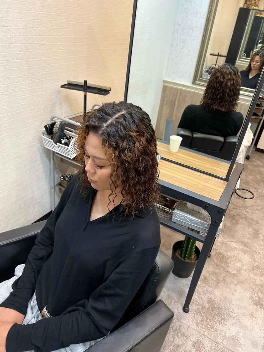 ミディアム パーマ ☆*:.｡ みさ🐆🌿･:*のヘアスタイル