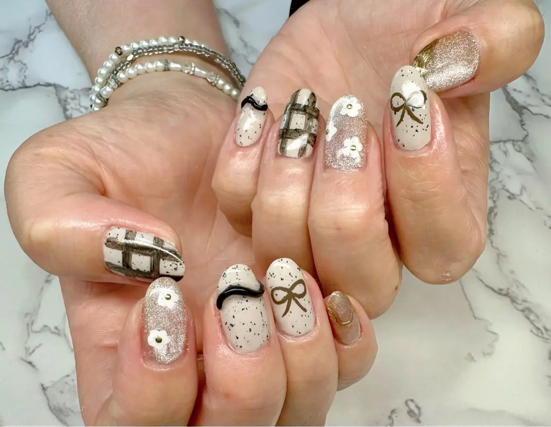 ネイル キラキラネイル マグネットネイル ミラーネイル ニュアンスネイル ワンカラーネイル Mai’s nailのネイルデザイン
