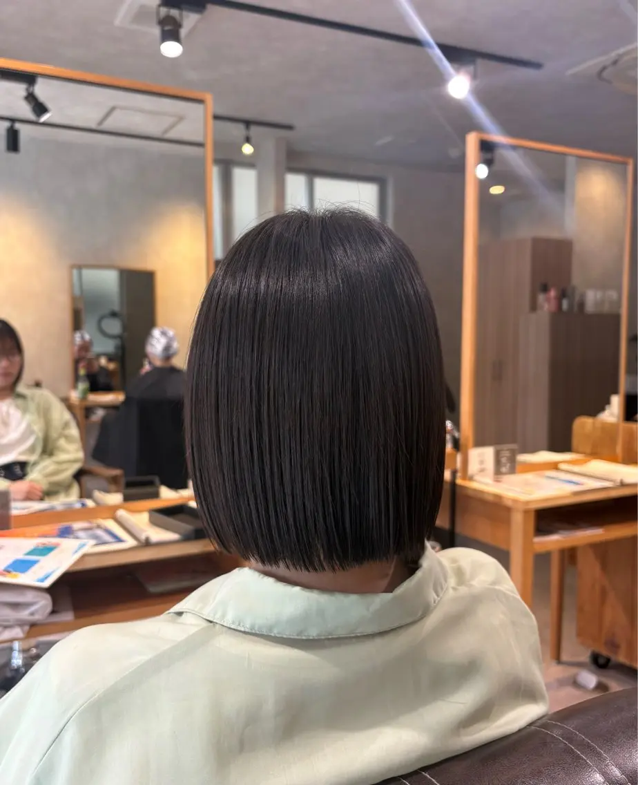 ショート ボブ カット ヘアカラー 上原 佑介のヘアスタイル