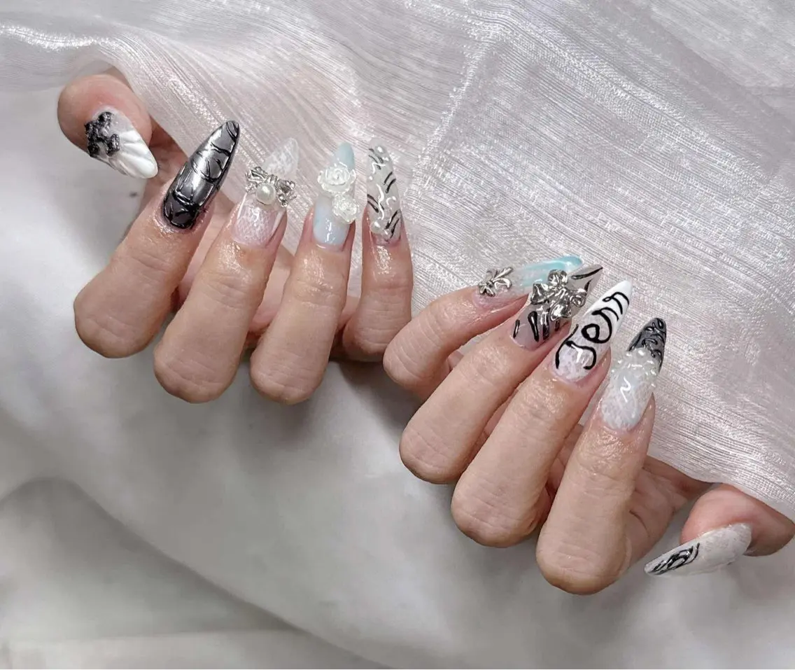 ネイル 長さ出し グラデーション 卒業式 キラキラネイル マグネットネイル ハンドネイル Lee Nailsのネイルデザイン
