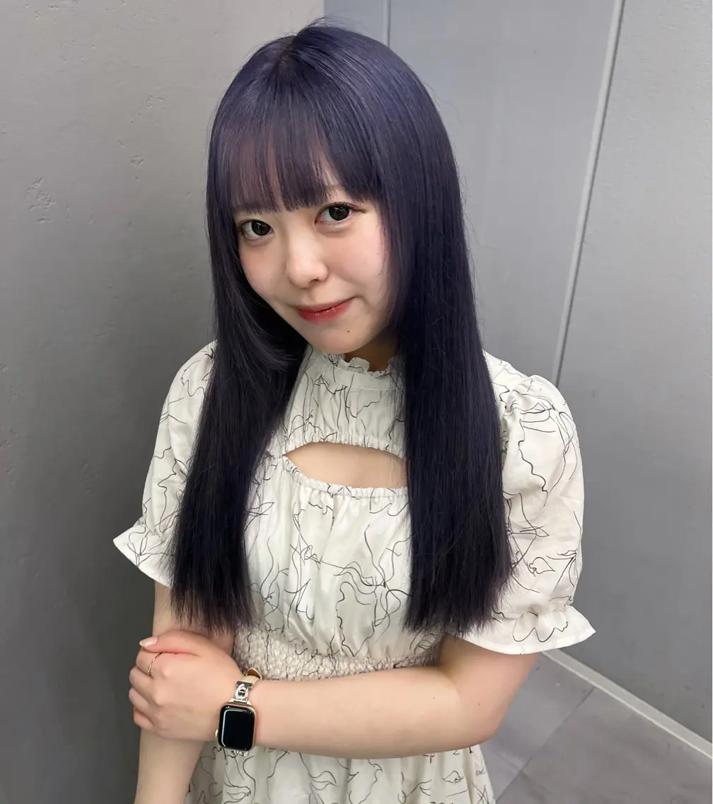 ロング mei ブリーチのヘアスタイル