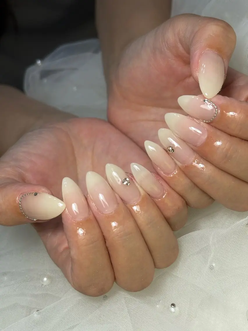 ネイル ハンドネイル フットネイル ✴︎ Delightのネイルデザイン