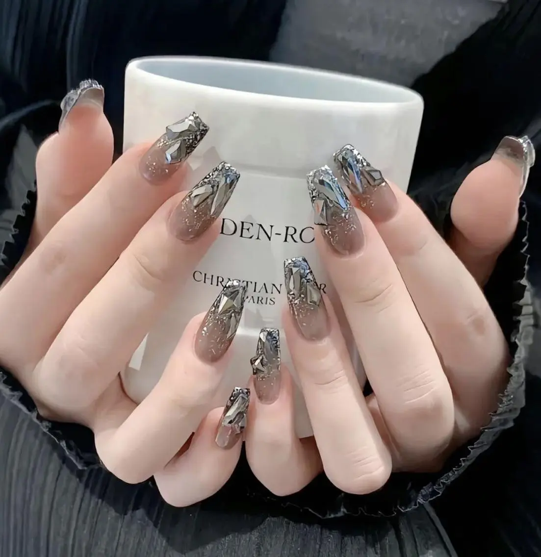 ネイル アートネイル 長さ出し ネイルチップ Queen‘s なんのネイルデザイン
