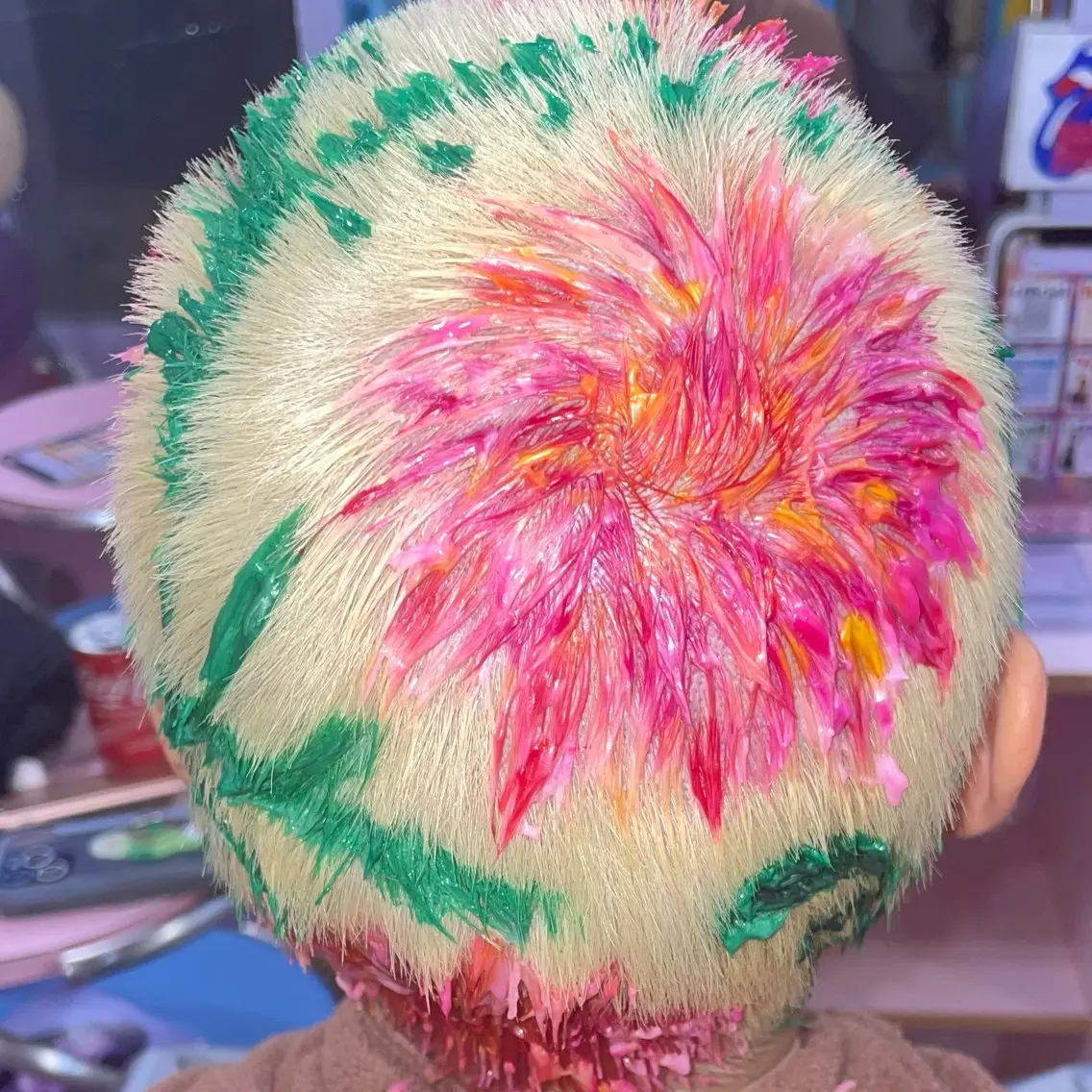 ショート カラー カット ヘアカラー 👽KINA👽 派手髪🦖💖✨のヘアスタイル