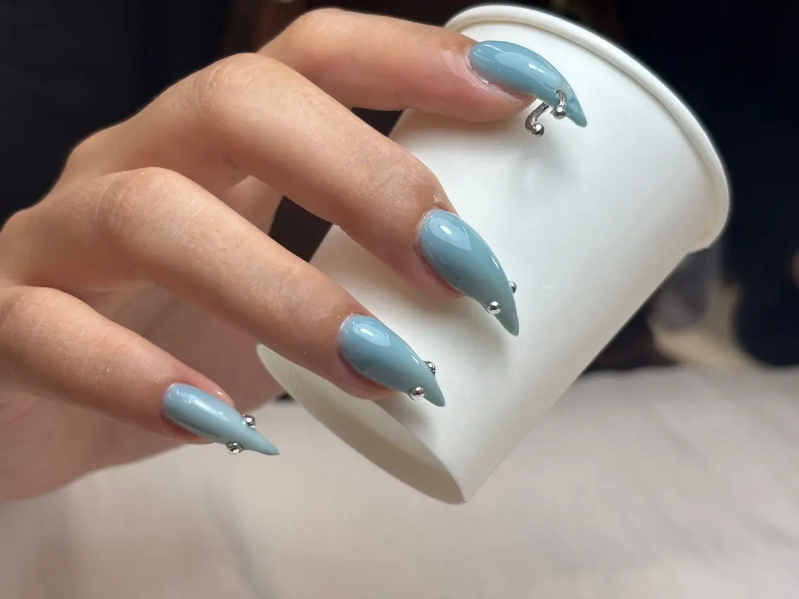 セミロング 韓国風ヘア ハンドネイル 28nails .thaoのネイルデザイン