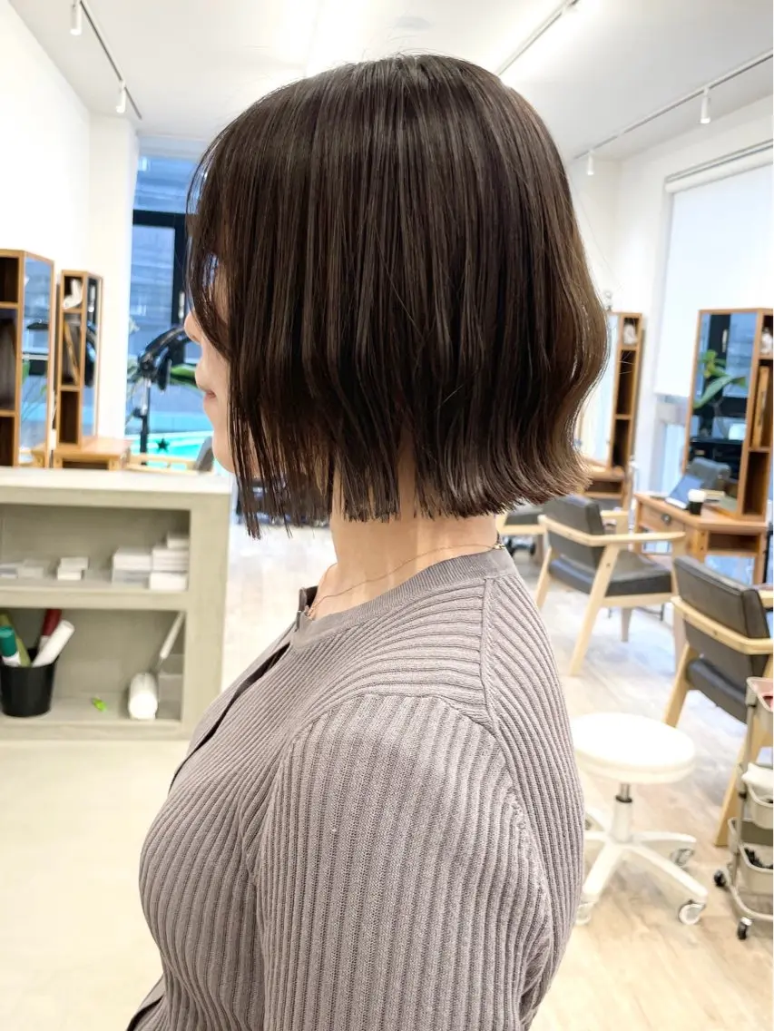 ショート カラー 切りっぱなしボブ 透明感カラー グレージュ ボブ 似合わせカット カット ヘアカラー 縮毛矯正 トリートメント 艶髪/髪質改善 ナカムラのヘアスタイル