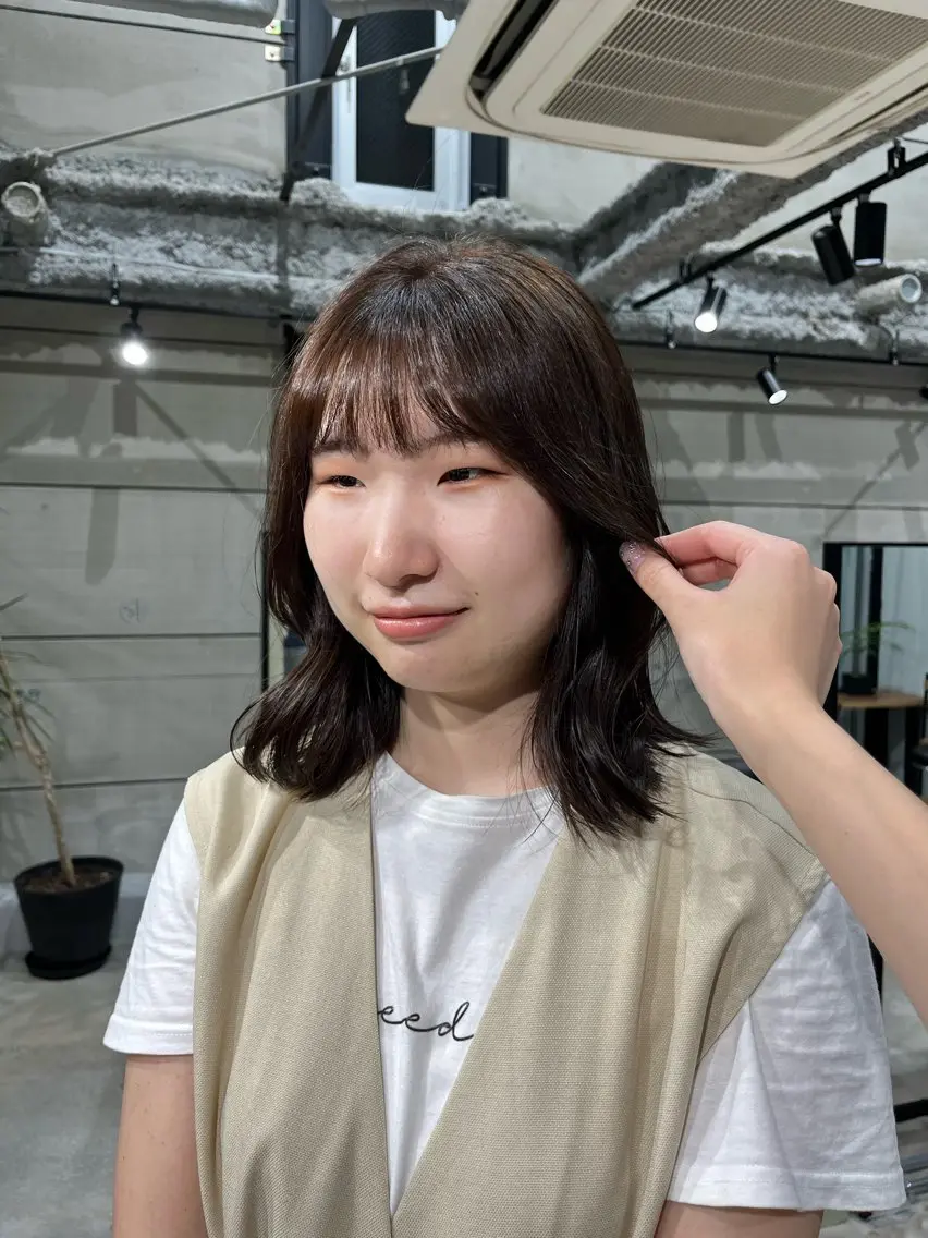 ミディアム 菅野 紗弥のヘアスタイル