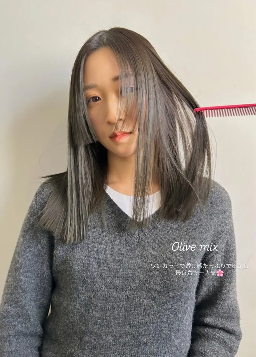 ミディアム カラー AKO .のヘアスタイル