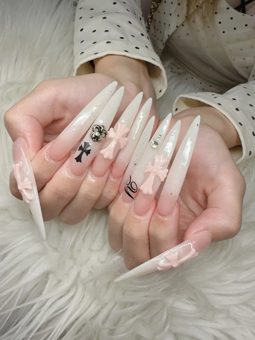 ネイル 長さ出し グラデーション 卒業式 キラキラネイル マグネットネイル Lee Nailsのネイルデザイン