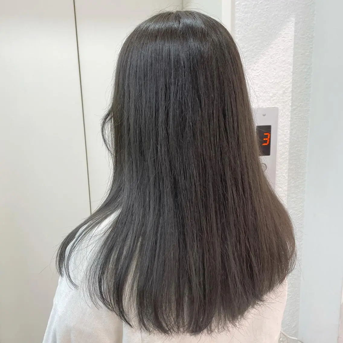 ロング カラー TRENCH　相澤 果歩のヘアスタイル
