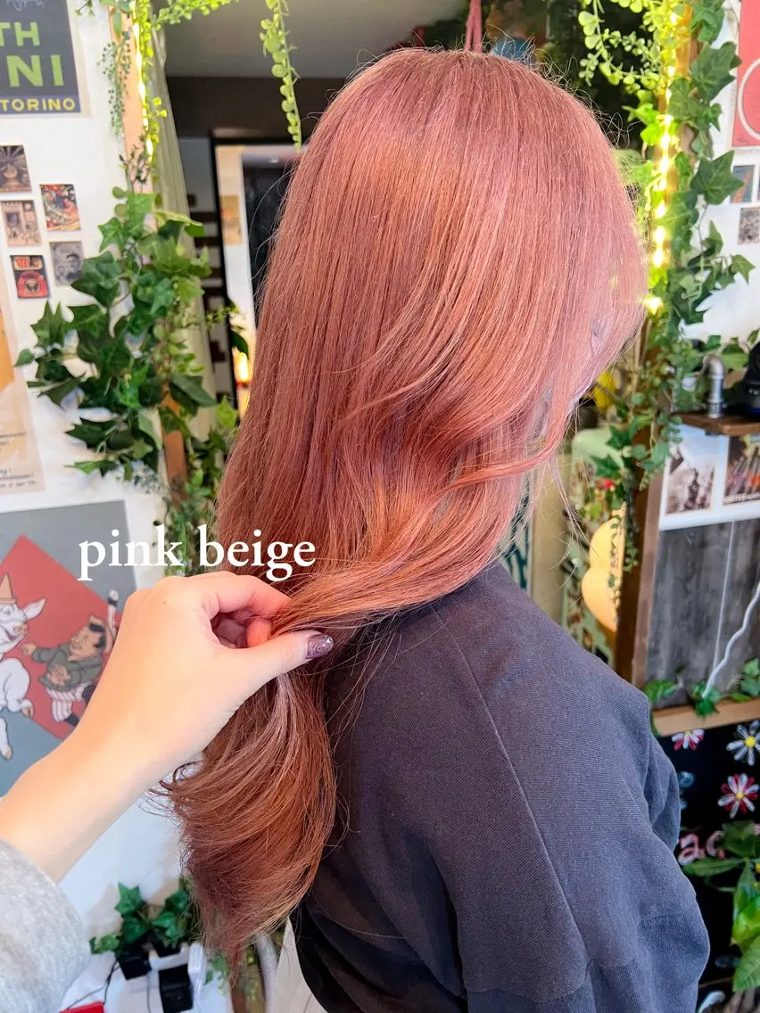 ロング カラー ベージュカラー ブリーチ ピンクカラー ピンクベージュ ヘアカラー カラーパティシエ facce🌼ikoのヘアスタイル