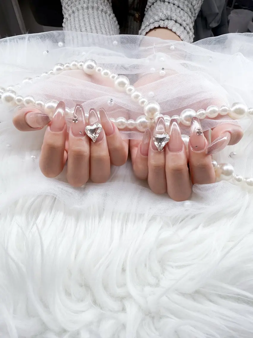 ネイル ハート ハンドネイル Takakura Harukaのネイルデザイン
