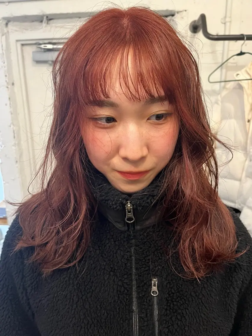 セミロング カラー ブリーチ ブリーチなしカラー ヘアカラー ✴︎UNU ✴︎モエカのヘアスタイル