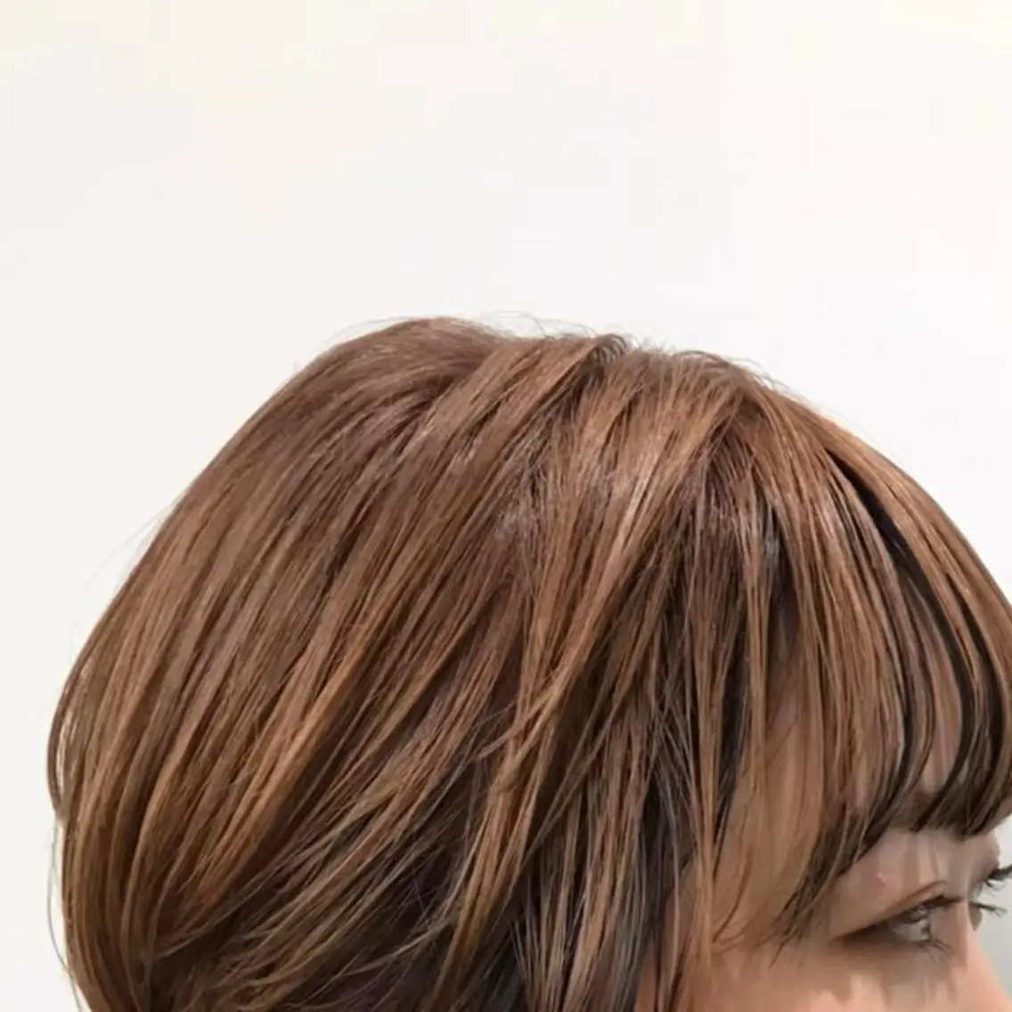 ショート カラー ミストバング  フェイスフレーミング あやめ【顔まわり/レ イヤー/柔らかカラ】のヘアスタイル