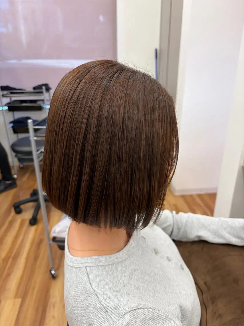 ミディアム ボブ レイヤーカット 長めボブ ヘアカラー 鈴木 陽菜のヘアスタイル