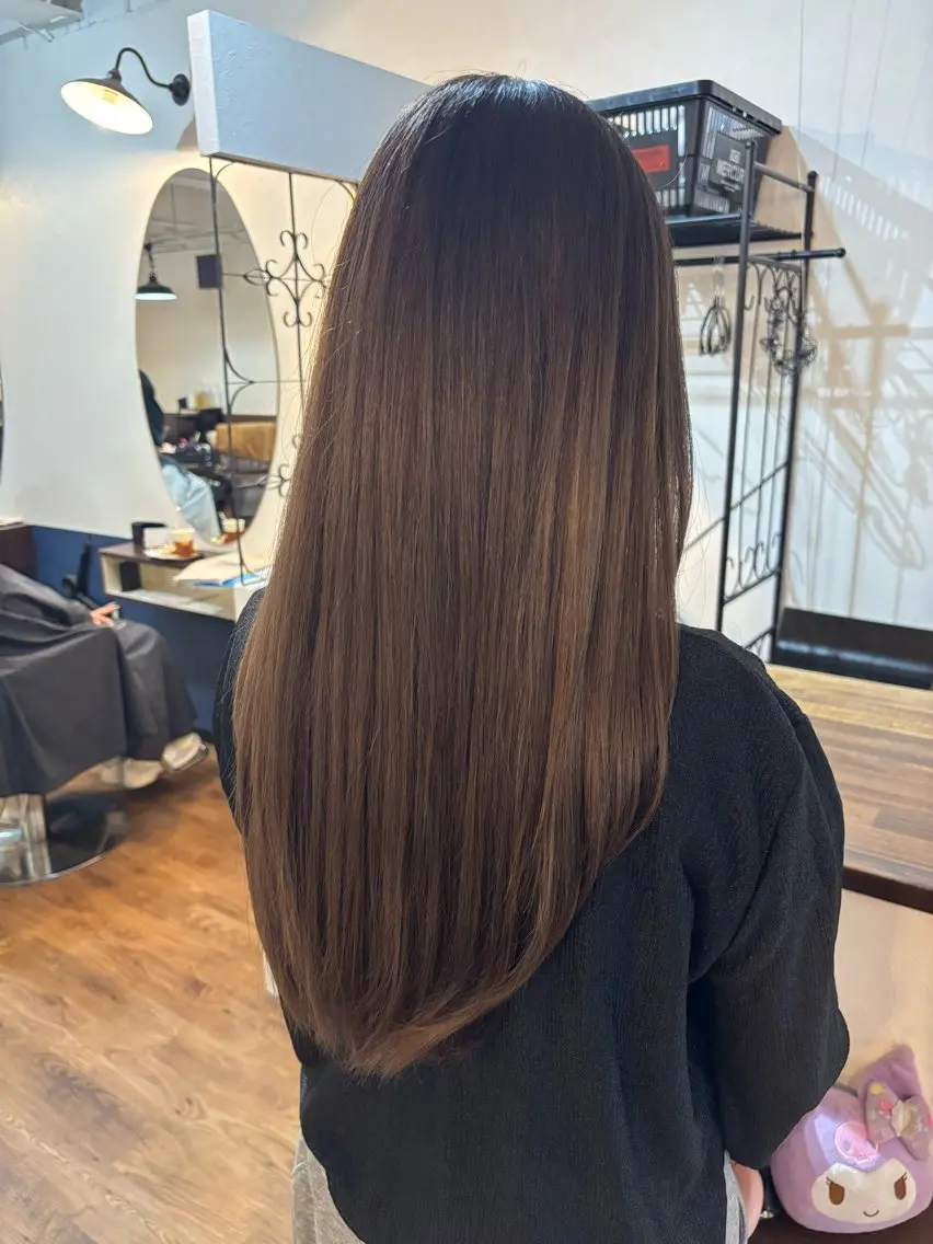 ロング ヘアカラー 平田 渚唯のヘアスタイル
