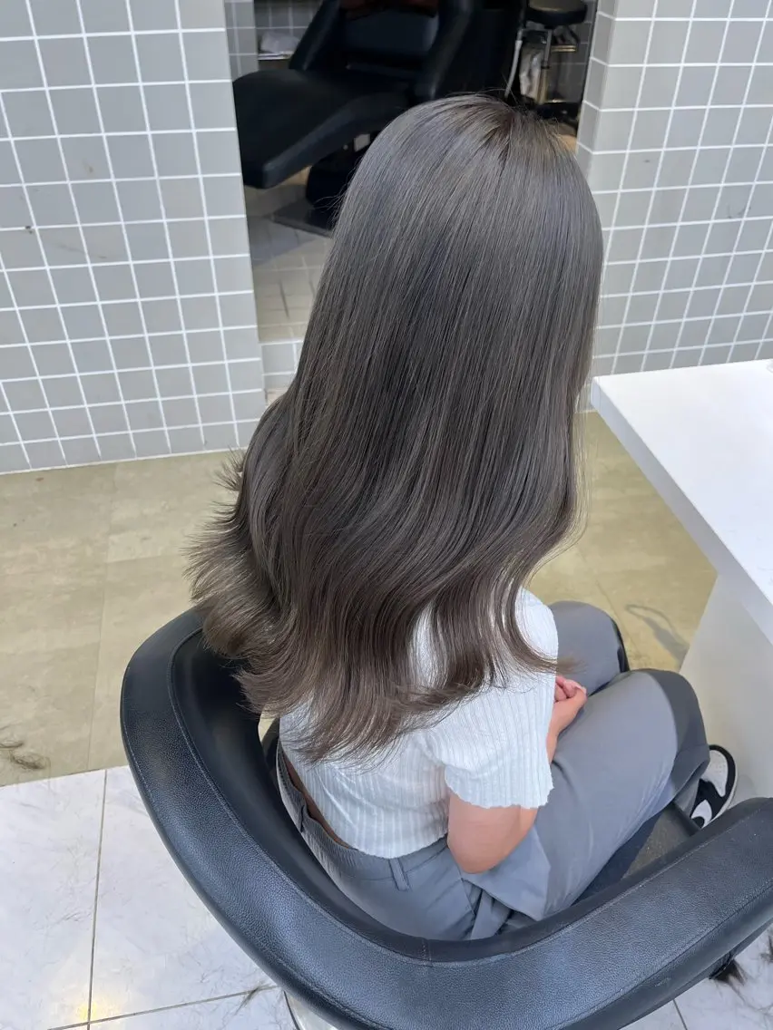 ミディアム ヘアカラー トリートメント ヘッドスパ ヘアセット 寒色/ベージュヘア ブリーチありMiOのヘアスタイル