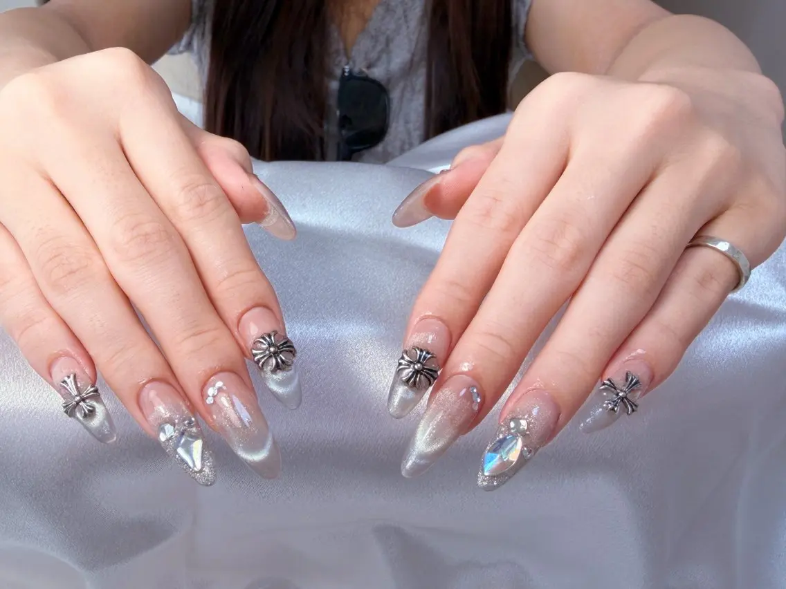ネイル オーロラネイル チークネイル 長さ出し フットネイル フレンチネイル ハンドネイル Miss Nailのネイルデザイン