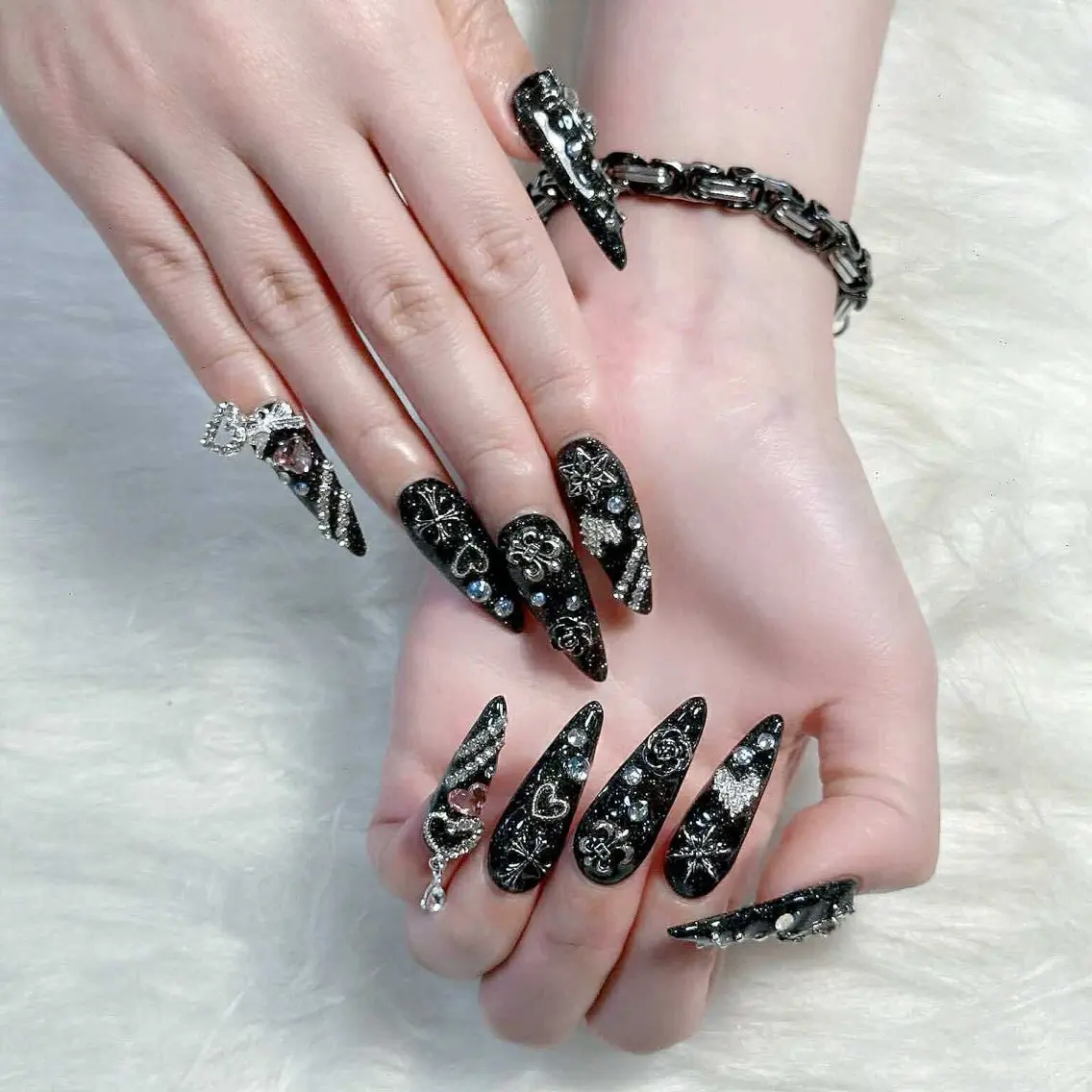 ネイル Hin Hana Nailのネイルデザイン