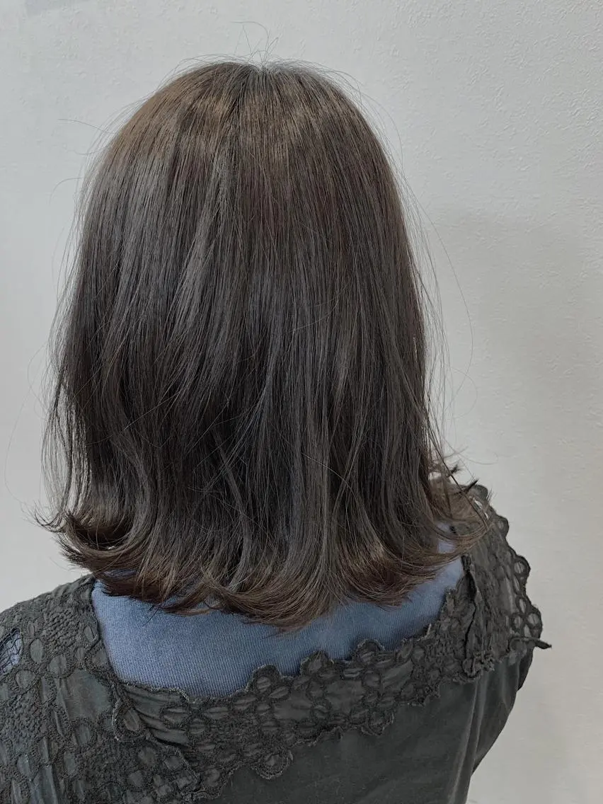 カット💇‍♀️＋白髪染めクリスタルカラー🍀🌳の写真