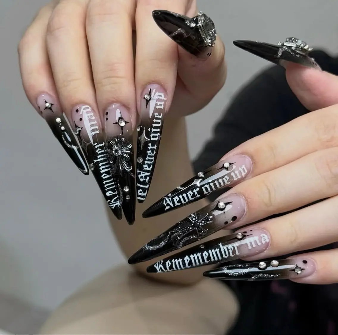 ネイル アートネイル ボルドー フレンチネイル ジェルネイル 氷ネイル・うるうるネイル ハンドネイル Julie NailSalonのネイルデザイン