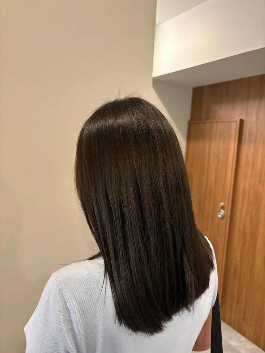 セミロング ヘアカラー 垣副 温飛のヘアスタイル