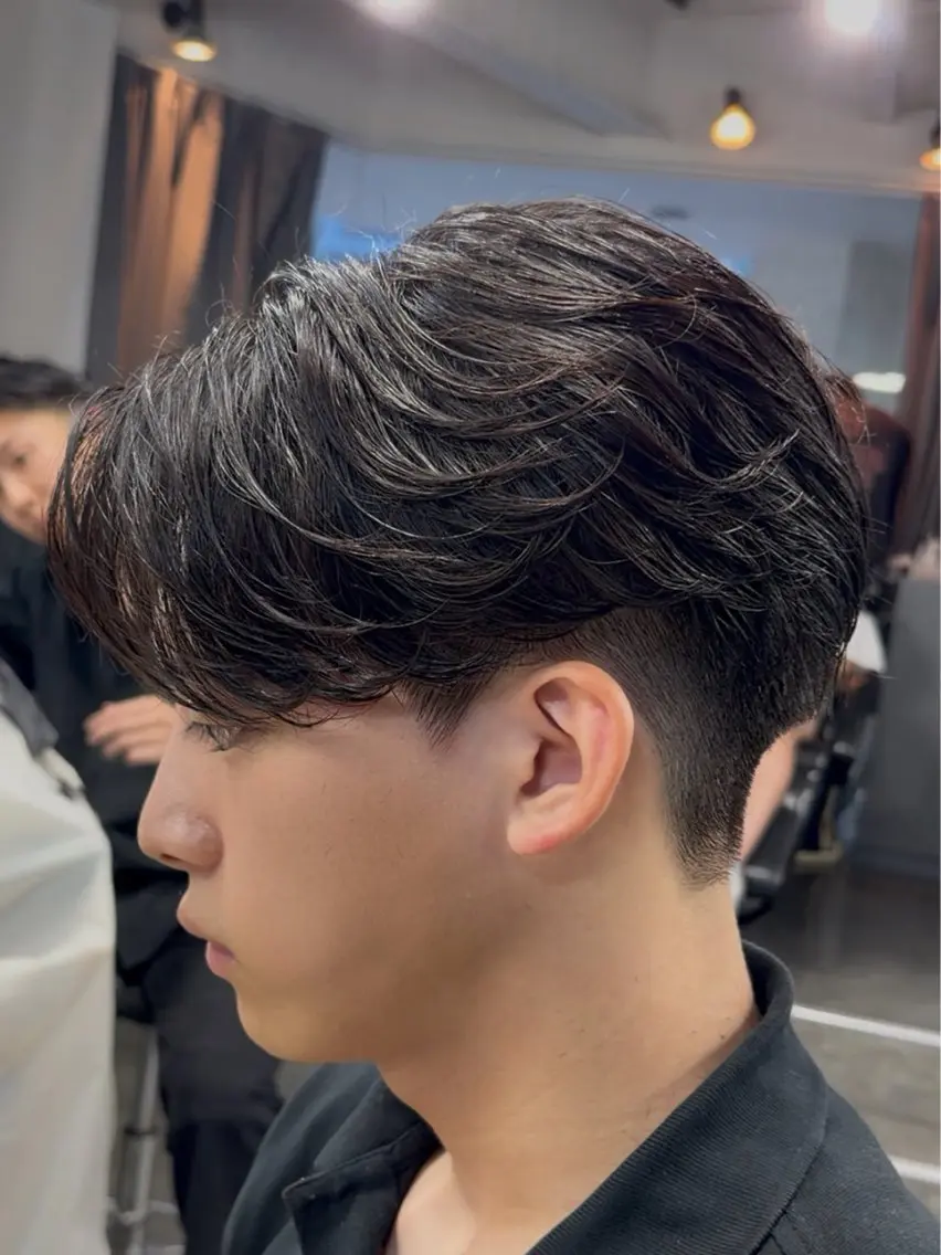 パーマ メンズ カット パーマ 梅田/センターパート 山下学偉のヘアスタイル