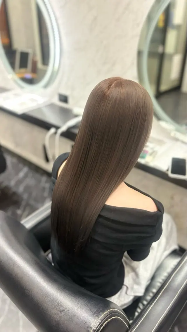 ロング カラー ヘアカラー LOHAS 優来（ユラ）のヘアスタイル