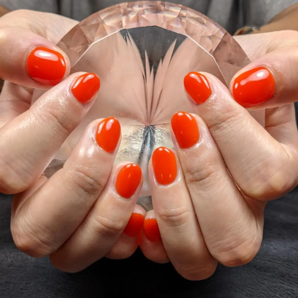 ネイル ワンカラーネイル オレンジ 夏ネイル ハンドネイル Nail SIRANGANAのネイルデザイン