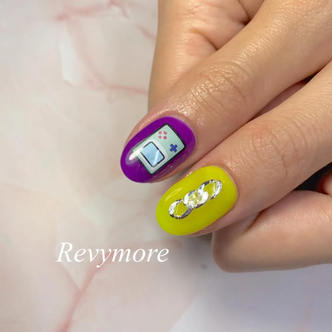 ショート ネイル パープルカラー イエローカラー フレンチネイル ジェルネイル ミラーネイル nail salon Revymoreのネイルデザイン