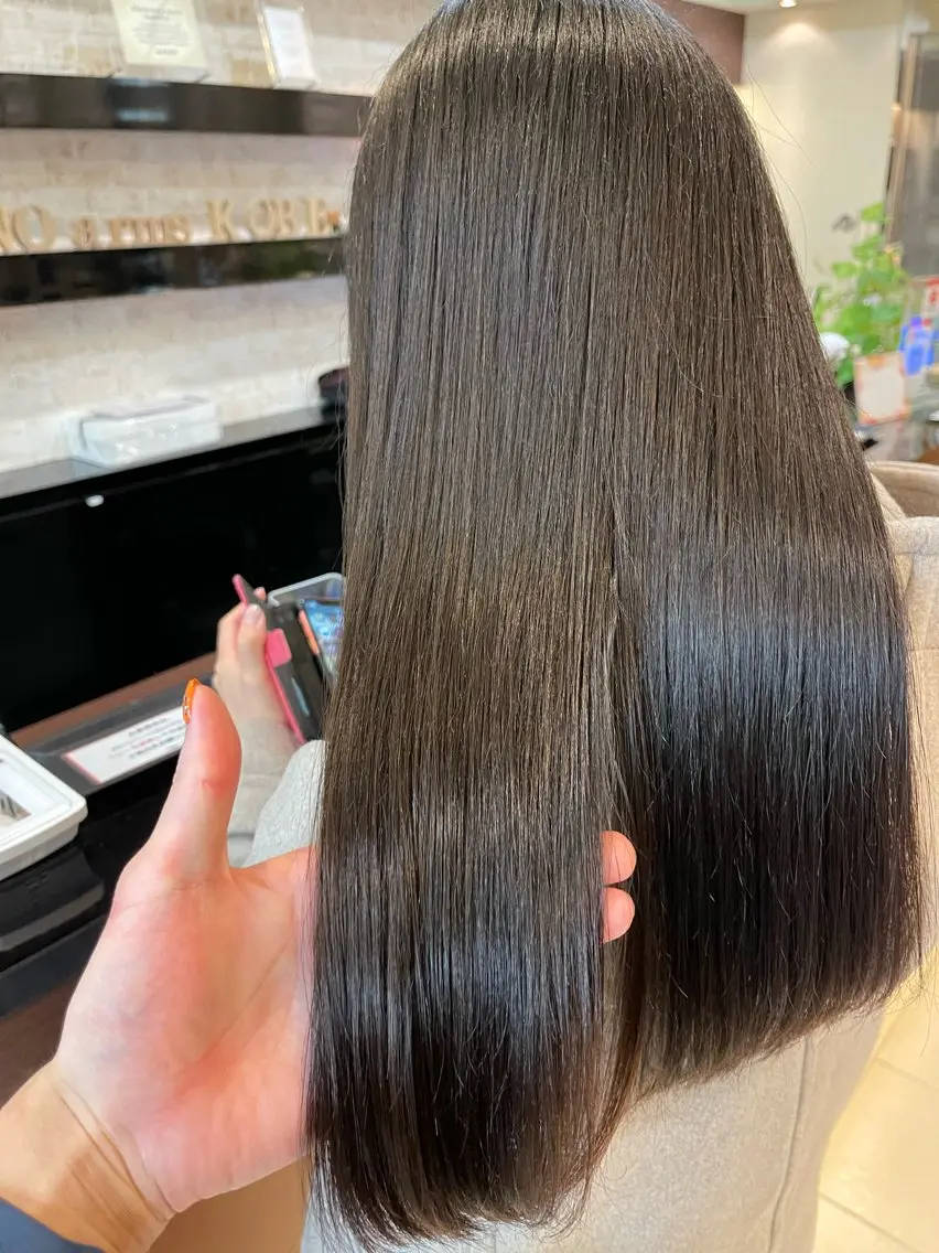 ロング カラー グレージュ 髪質改善 Kamie みかじりのヘアスタイル
