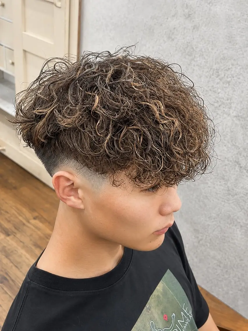 パーマ メンズ メンズパーマ スペインカール Rikito .のヘアスタイル