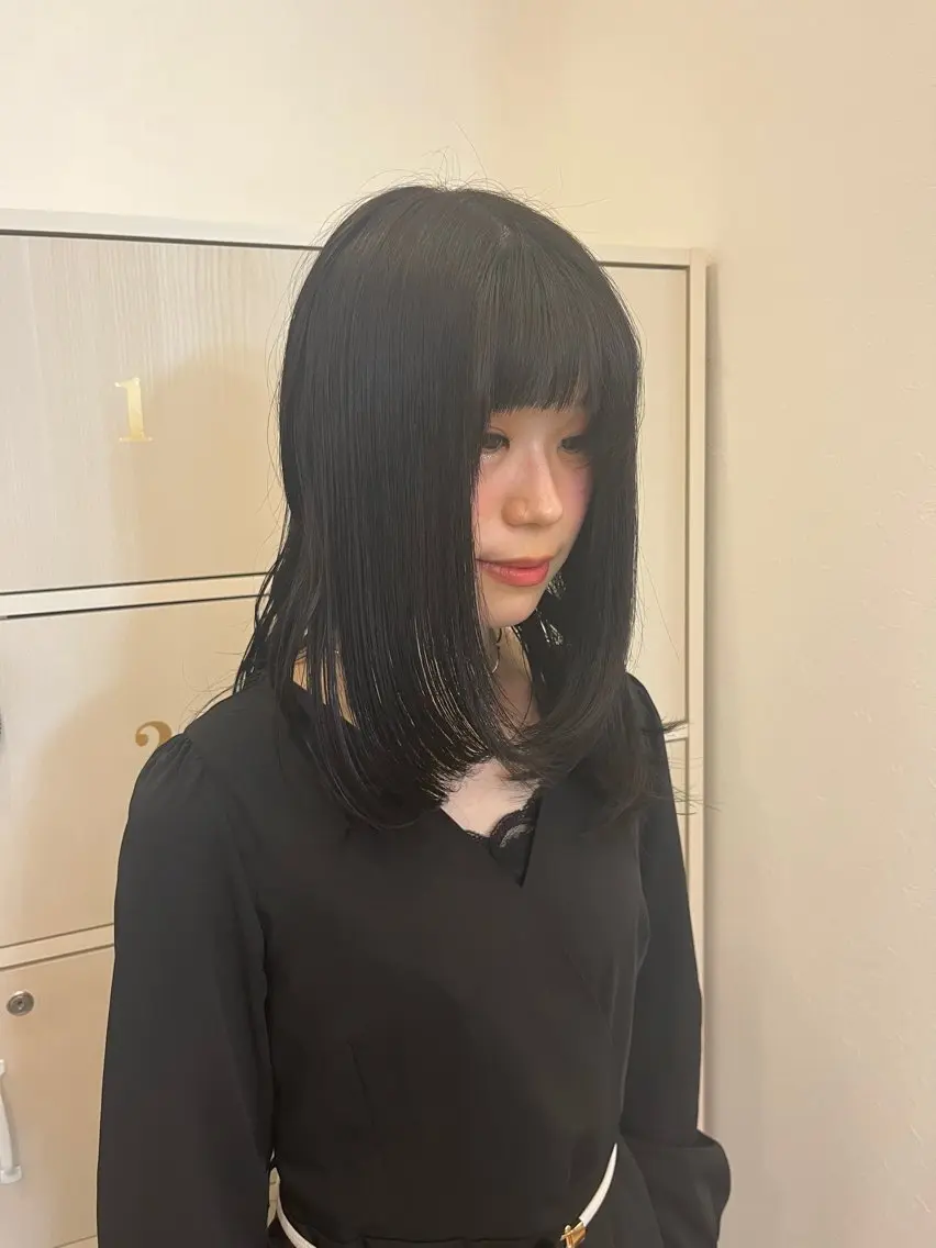 セミロング 顔まわりレイヤー レイヤーカット トリートメント 高村 りなのヘアスタイル