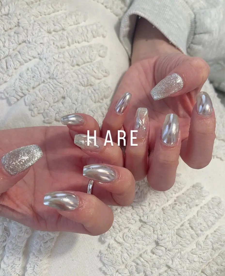 ネイル フラッシュネイル フラッシュマグ ミラーネイル シルバー ホワイト ハンドネイル Hare nailのネイルデザイン