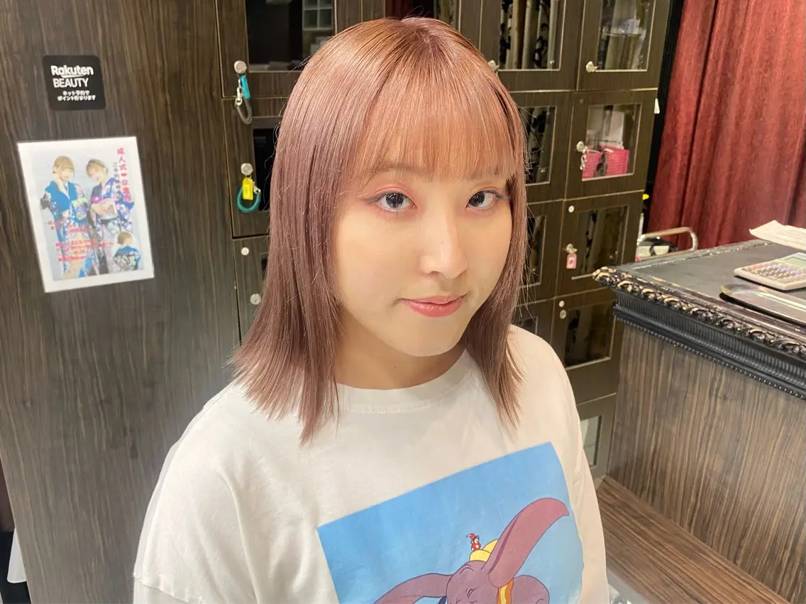ミディアム カラー ベージュカラー ピンクカラー ピンクベージュ ヘアカラー グレージュ達人/赤み 消し/ブリーチ/岩崎のヘアスタイル
