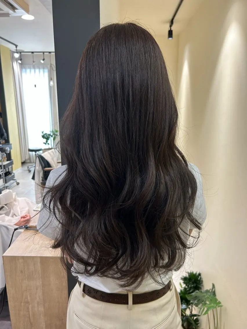 ロング カラー ダークグレー ダークグレージュ グレージュ カット ヘアカラー トリートメント hubhair レイヤー/透明感のヘアスタイル