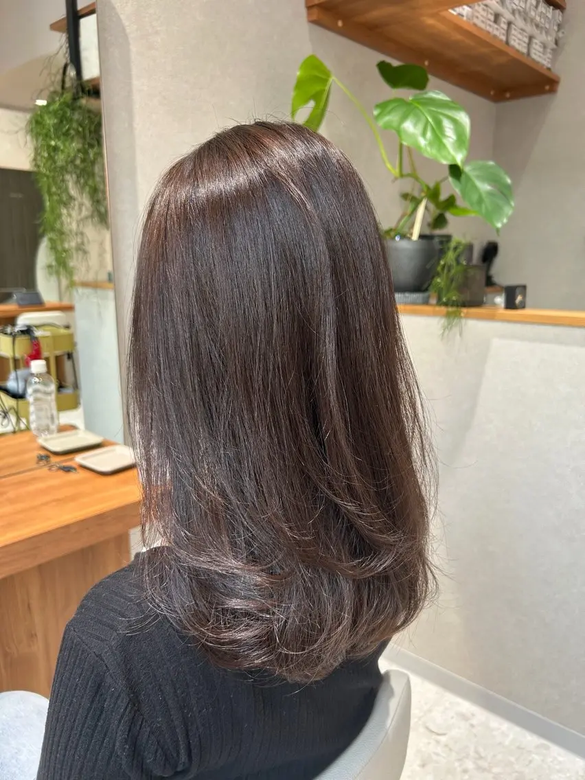 ミディアム カット ヘアカラー トリートメント LOVESTOIKE 井上つぐみ/透明感のヘアスタイル