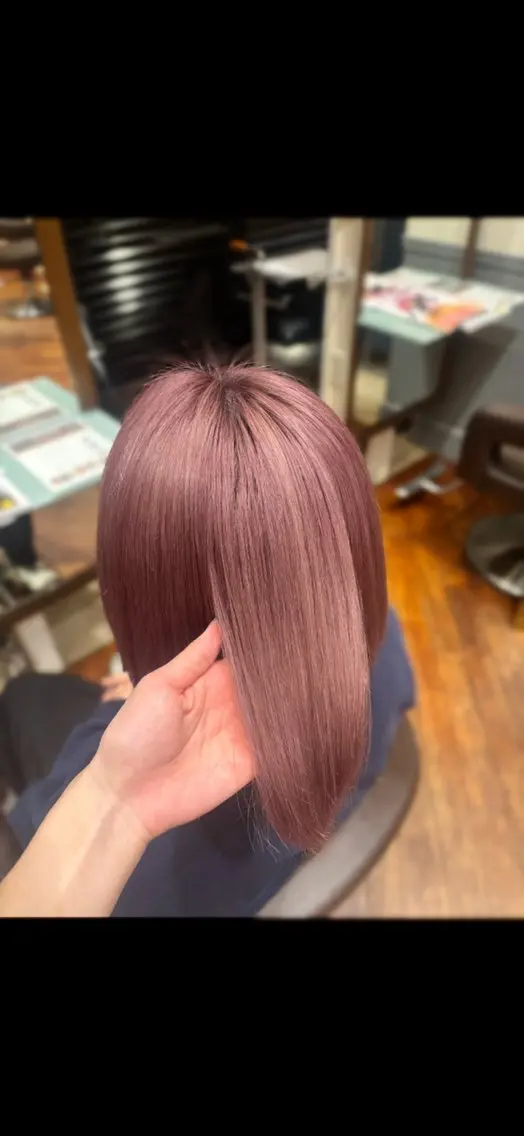ショート カラー ブロンド ピンクカラー ホワイトピンク 小西 莉央のヘアスタイル