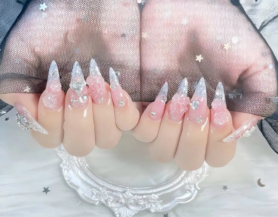 ネイル チークネイル ドット 長さ出し フットネイル フレンチネイル ハンドネイル Hana Nail Salonのネイルデザイン