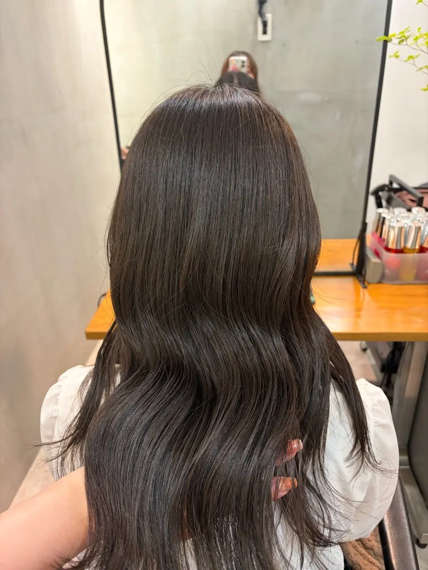 セミロング ヘアカラー トリートメント chinatsu 🪞透明感/オリーブのヘアスタイル