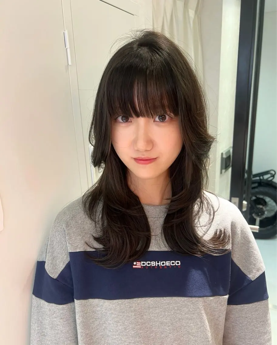 ロング 顔まわりレイヤー 顔周りカット ハッシュカット 韓国風ヘア レイヤーカット カット トリートメント ブリーチ/ウルフ ハッシュカット/石山のヘアスタイル