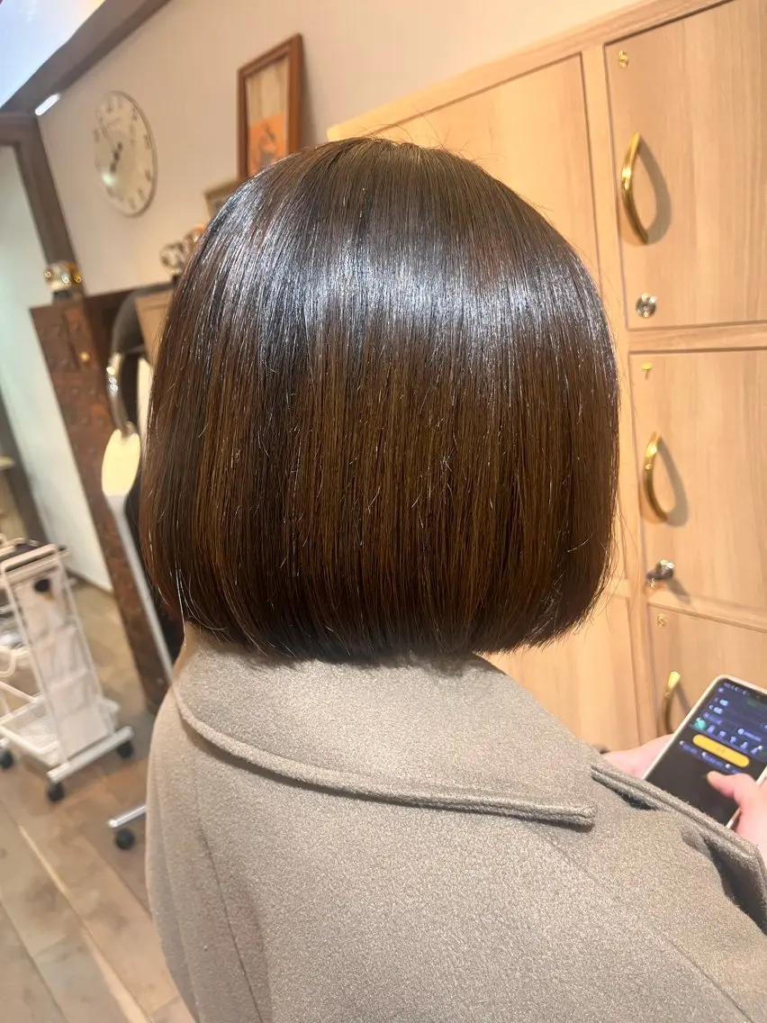 ミディアム ボブ カット ヘアカラー 臺 佳連のヘアスタイル