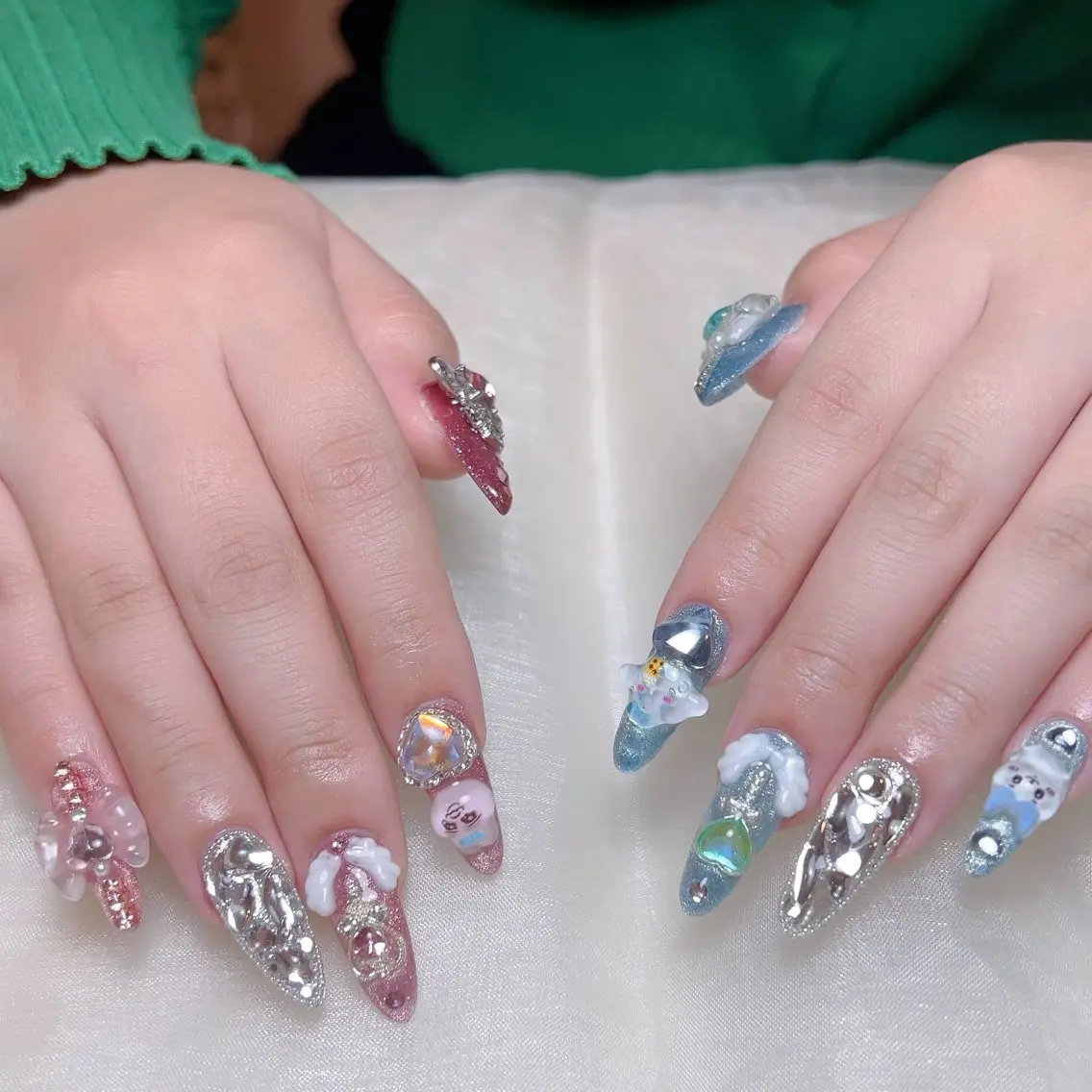 メンズ ネイル メンズ韓国風 アートネイル オーロラネイル ガーリー キラキラネイル ハンドネイル Nail salon 木にいるのネイルデザイン
